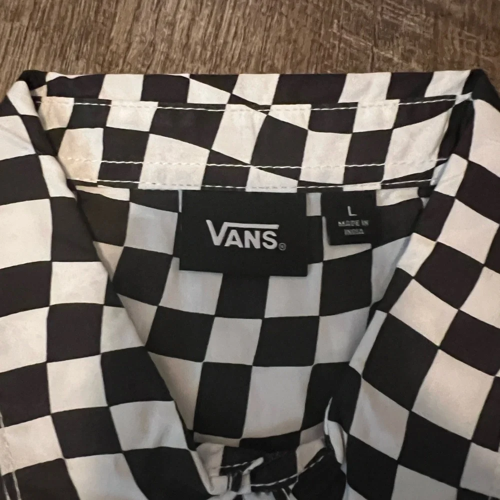 Vans Script Short Sleeve Woven Shirt-Size Large_4